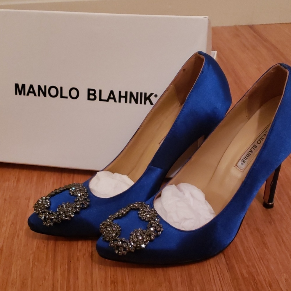 Size 38 Manolo Blahnik Blue Satin Pumps